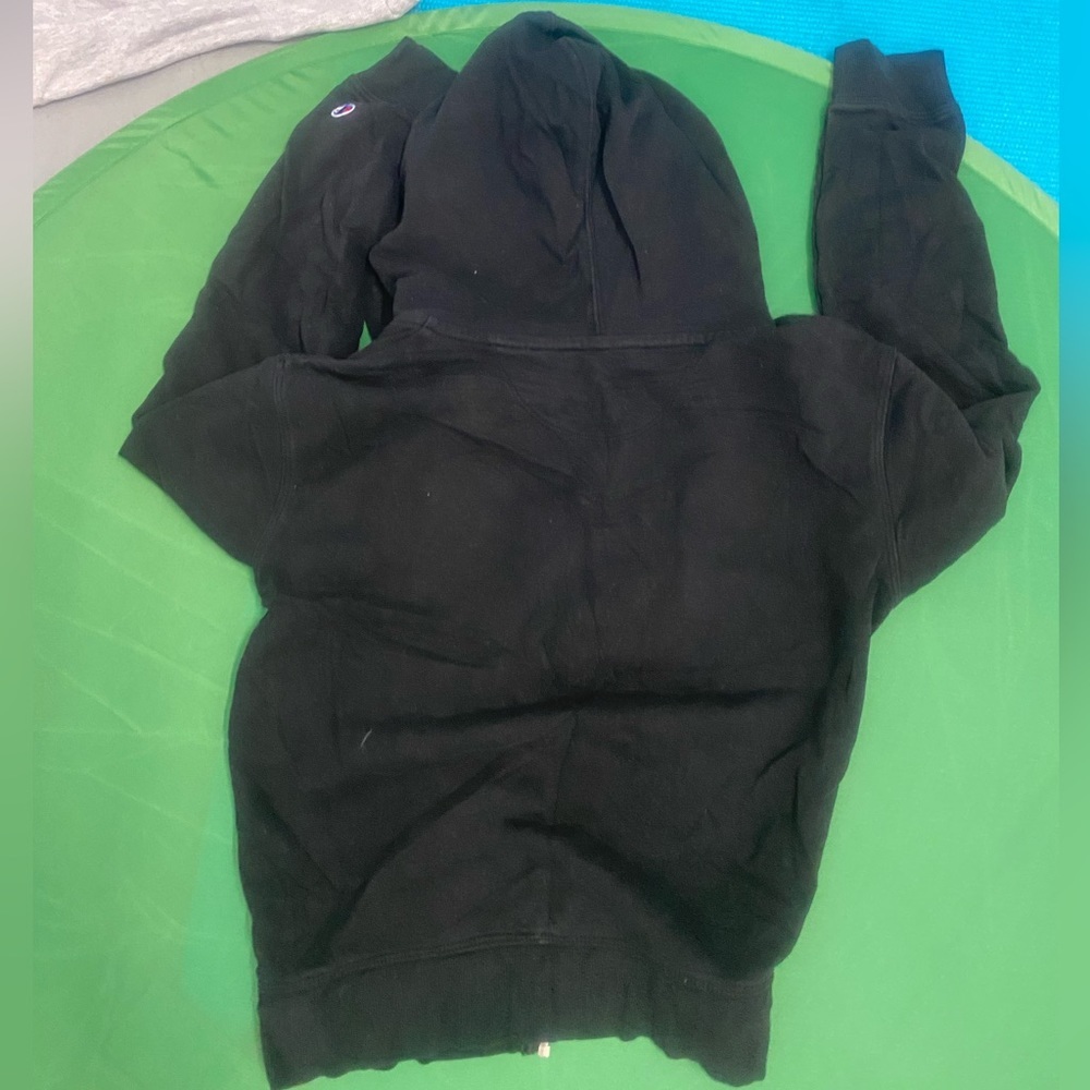 Outfit - Picture 2 of 10